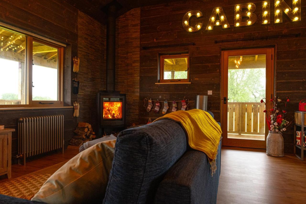 Luxury Log Cabin With A Hot Tub Stone  Exterior photo